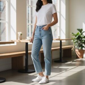 Everlane The 90’s Cheeky Jean — Light Wash 33R